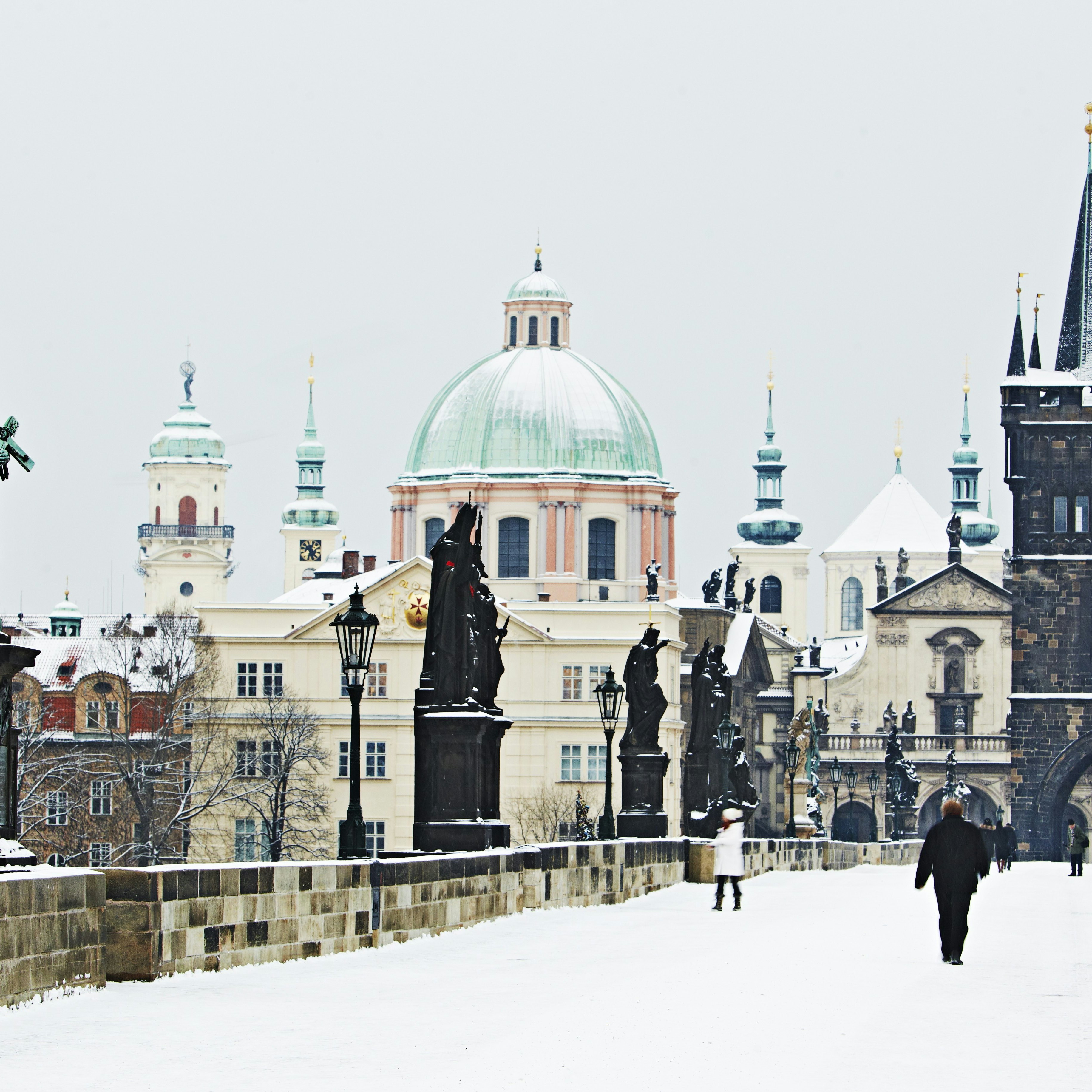 Charles bridge looking towards the Old Town Sq.
