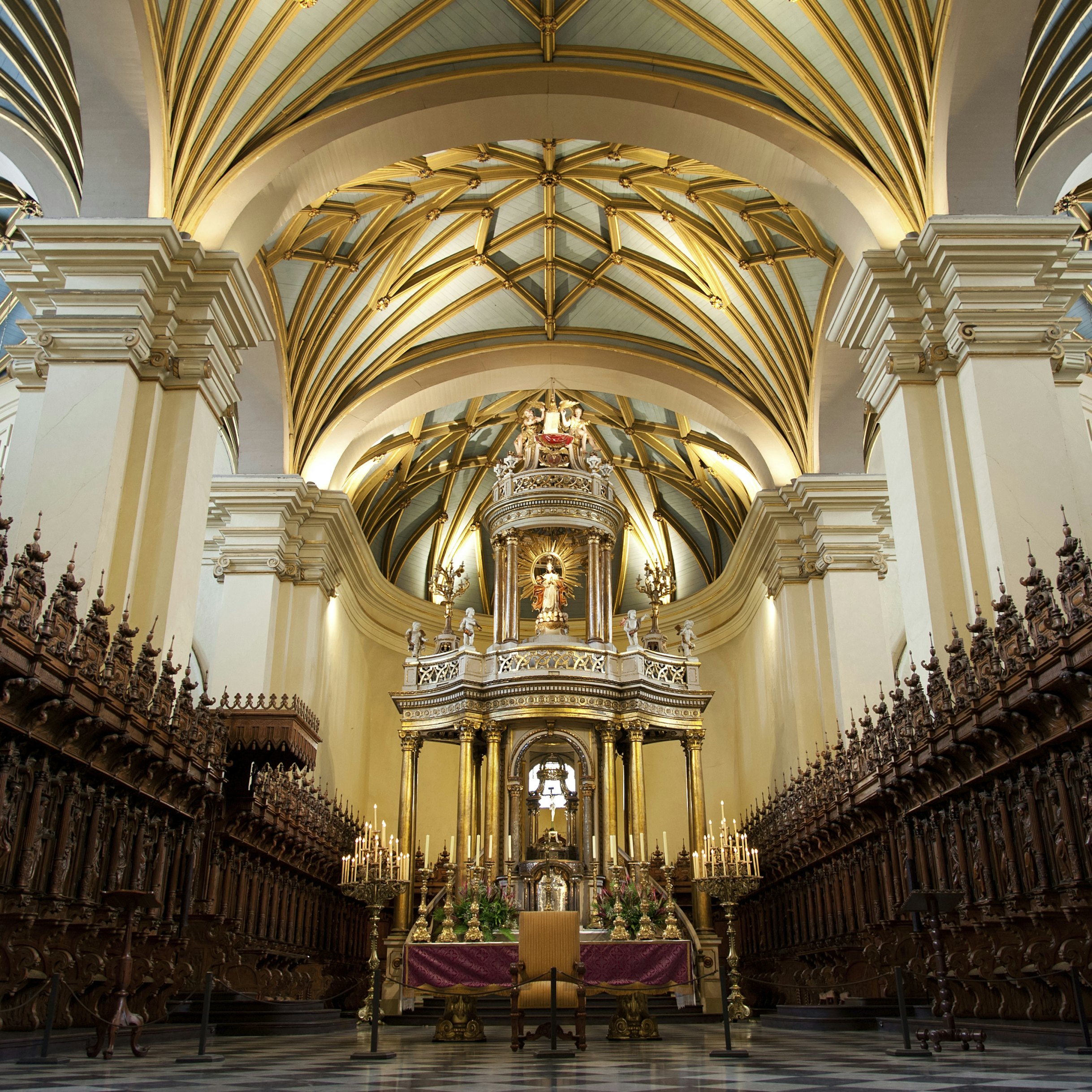 Interior of La Catedral de Lima