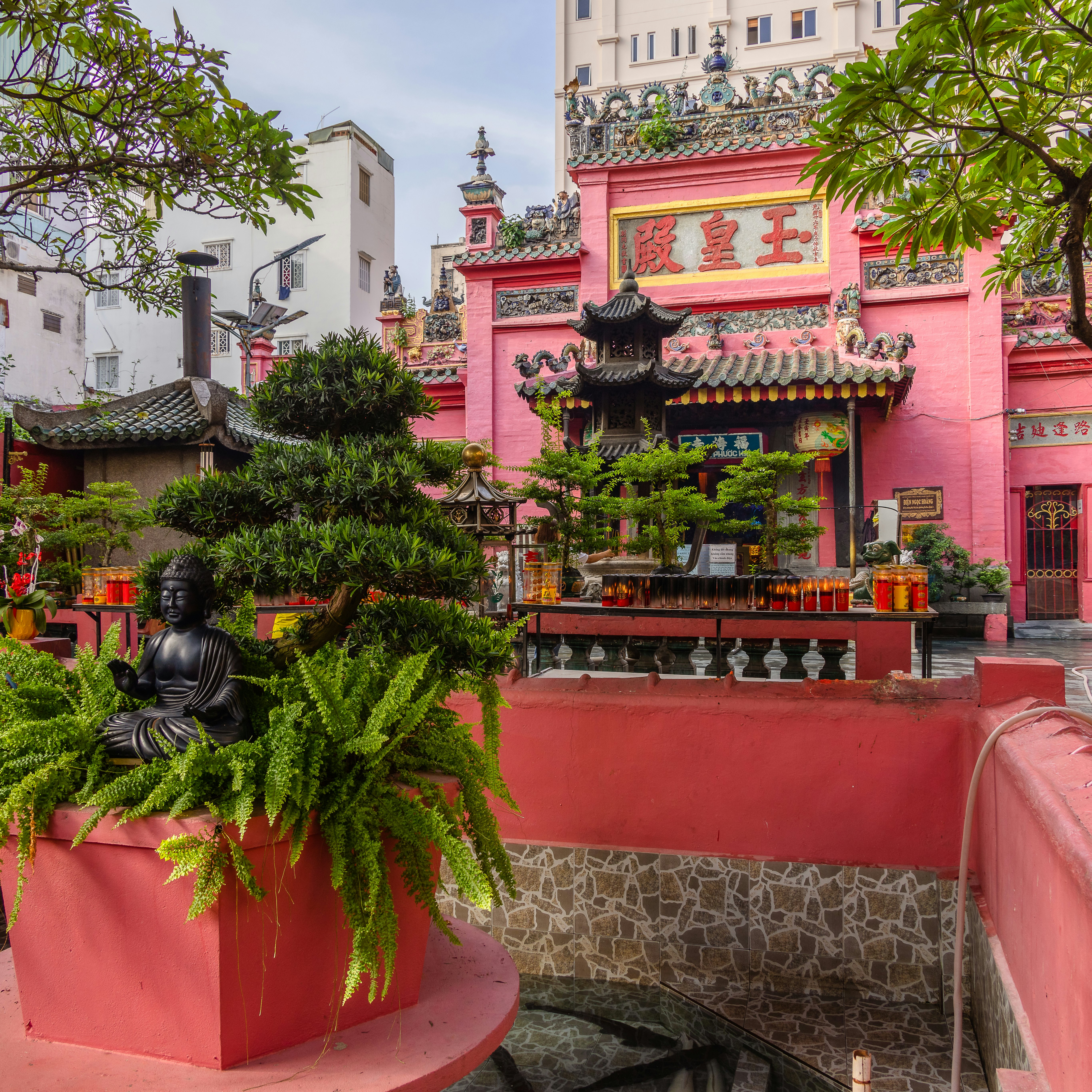 Jade Emperor Pagoda in Ho Chi Minh City, Vietnam is one of the major tourists sights.
1517614391